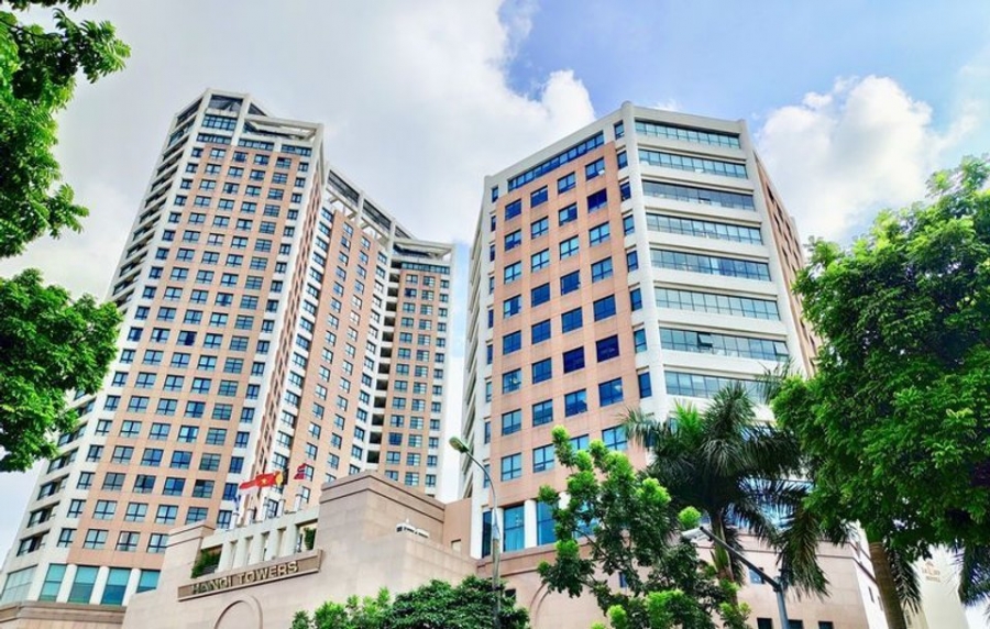 Tháp văn phòng Hanoi Towers do công ty TNHH Tháp Trung Tâm Hà Nội làm chủ đầu tư, là tổ hợp dự án bán lẻ, văn phòng và căn hộ dịch vụ