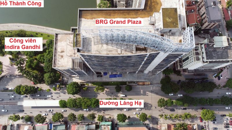 BRG Grand Plaza sở hữu một vị trí đặc biệt có lợi thế về cả giao thông và thương mại. Xung quanh tòa nhà tập trung đa dạng các tiện ích